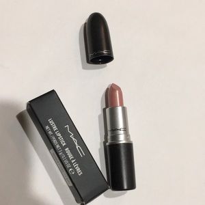 Mac Cosmetics lipstick 💄 in Chica-Boom